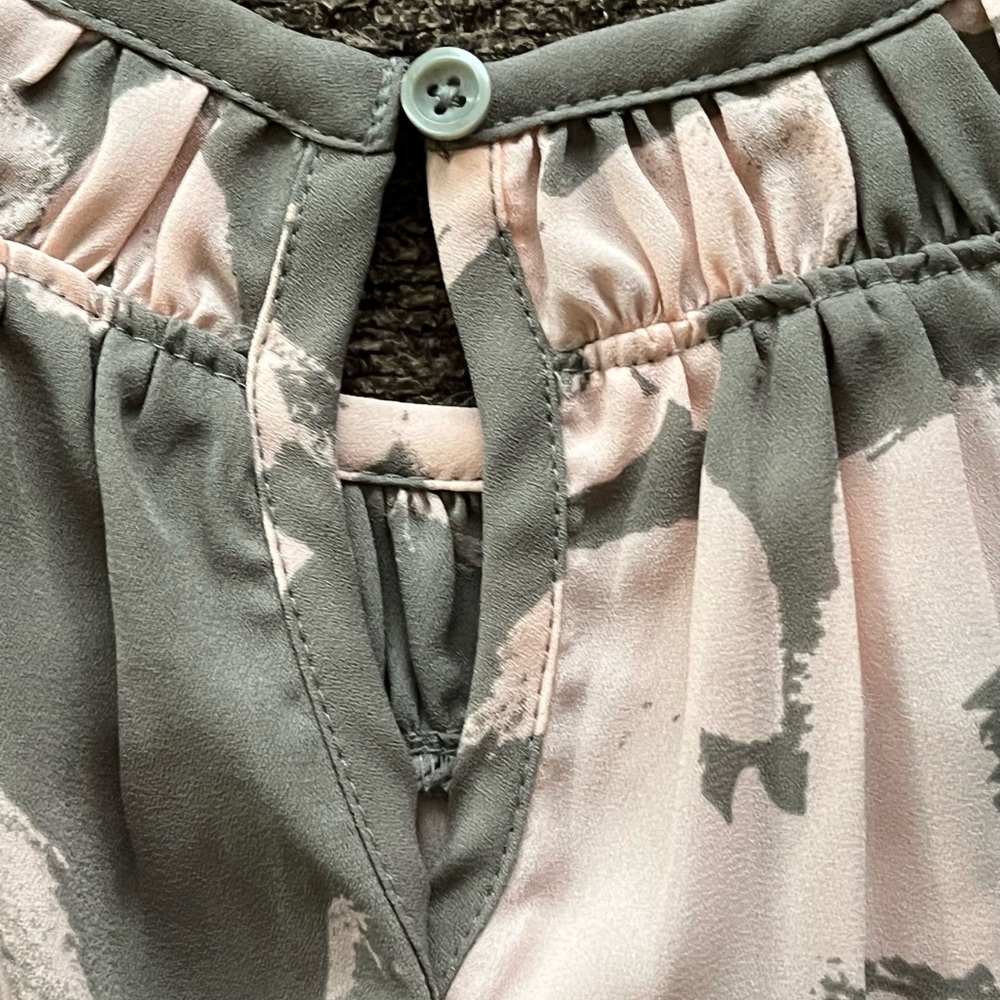 NWT! Women’s Simply Vera Wang Sleeveless Blouse - Picture 5 of 5